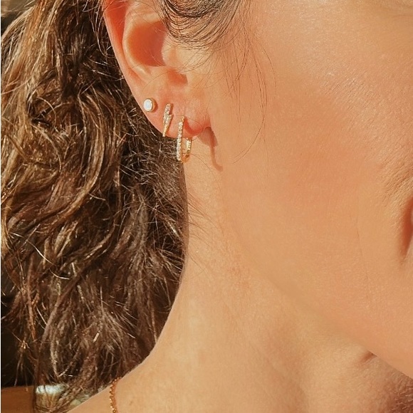 Perfect SIMPLE Dainty Rectangular Pave Huggies High Quality Sterling Silver Gold - Picture 8 of 9